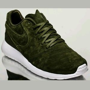 Nike size 8.5 Legion Tempo 5